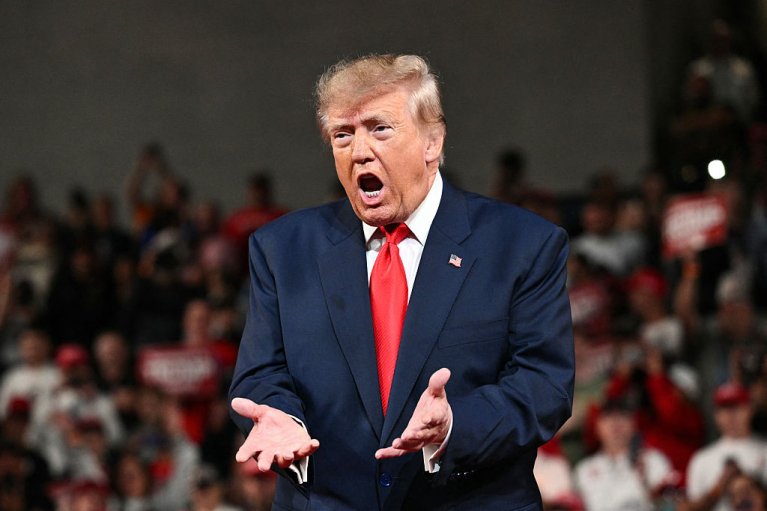 Шок среди республиканцев. Как Трамп подложил свинью самому себе