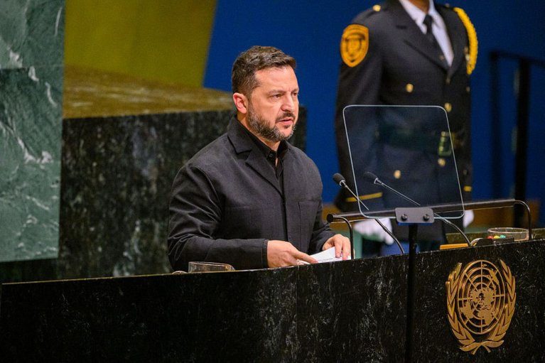 "Генерал Мороз" перейдет на сторону Украины: Зеленский пригрозил, что зима может стать для России "болезненной"