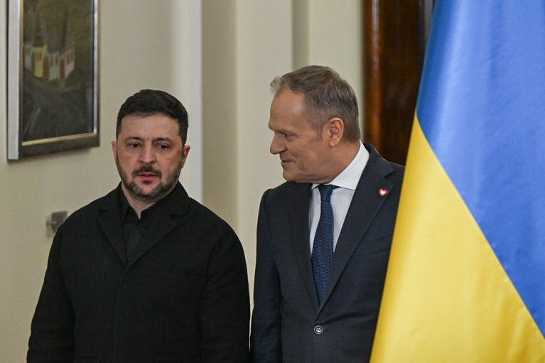 Зеленский "облетел" Польшу во время путешествия в Британию: Варшава отреагировала