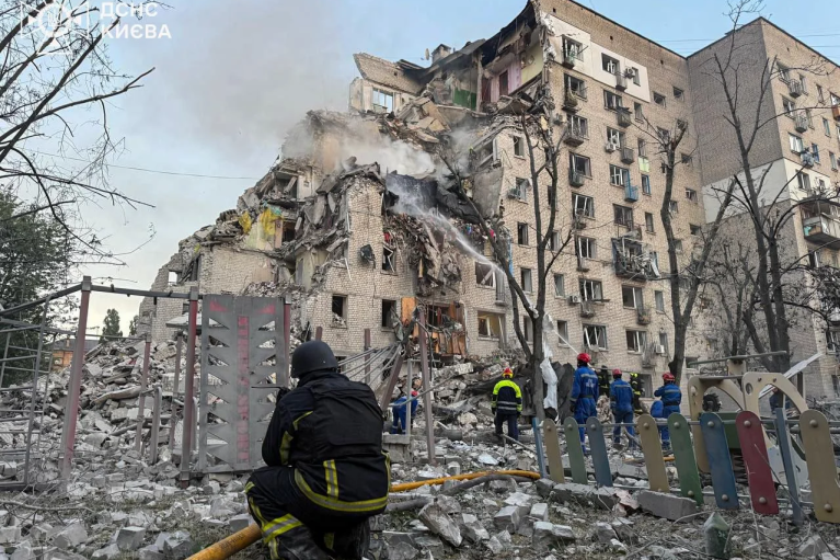 У столиці російськими обстрілами пошкоджено понад 4 тисячі будинків