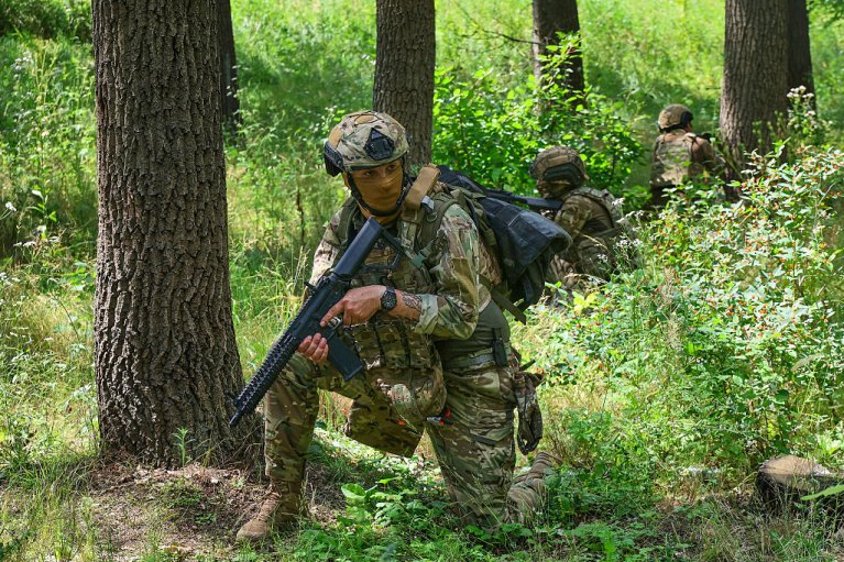 Сили оборони ліквідували 1600 російських окупантів та 2 танки за добу, — Генштаб