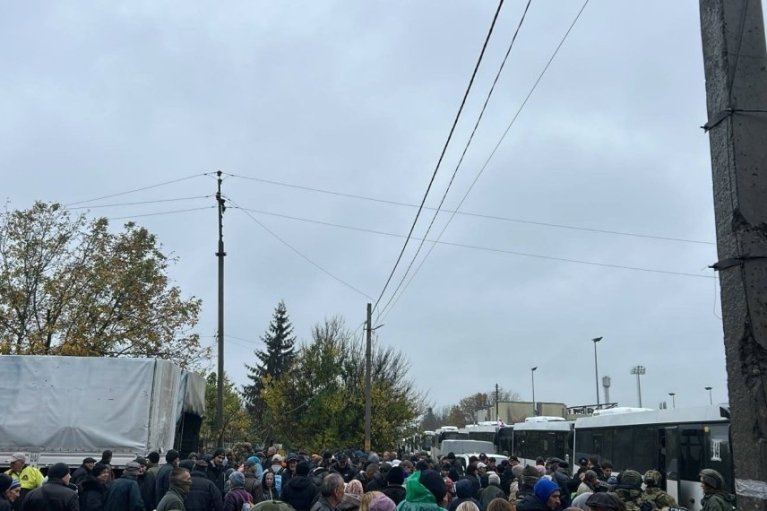 17 автобусов против четырех: Z-пропагандист рассказал, что жители Олешков куда охотнее выбирают Украину, а не Россию