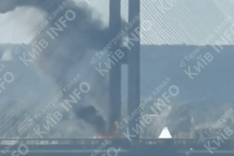 РФ завдала удару дронами по опорам Південного мосту в Києві: зупинено рух метро та автівок (ВІДЕО)