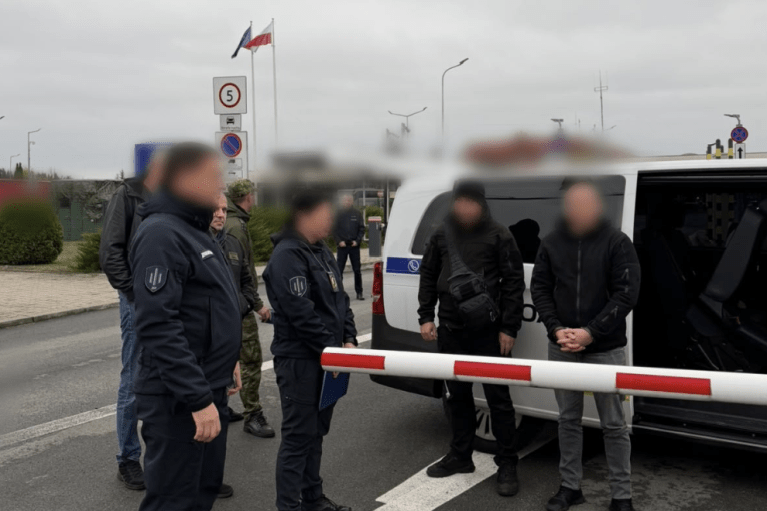 Німеччина екстрадувала в Україну прикордонника, підозрюваного у вбивстві військового-дезертира