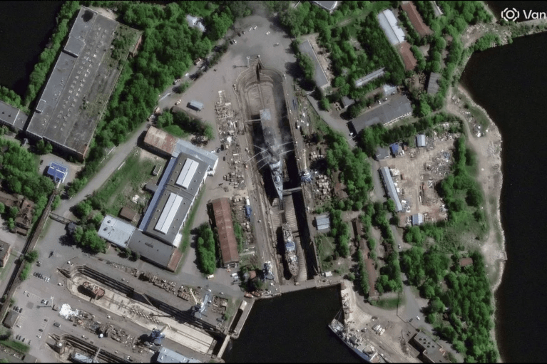 Опубліковано супутникові знімки корвета "Бойкий" після удару по Кронштадту