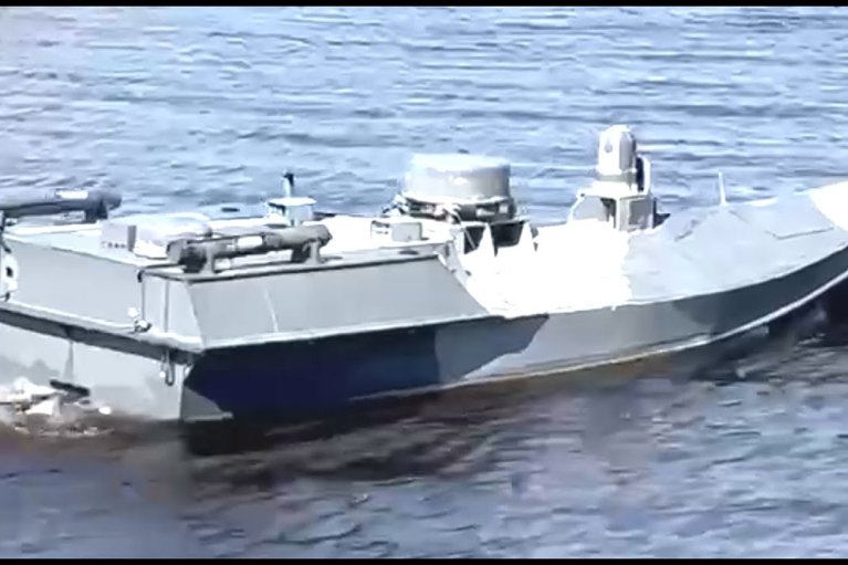 Оккупанты сообщают об атаке украинских морских дронов на Ялту: идет эвакуация населения (ФОТО, ВИДЕО)