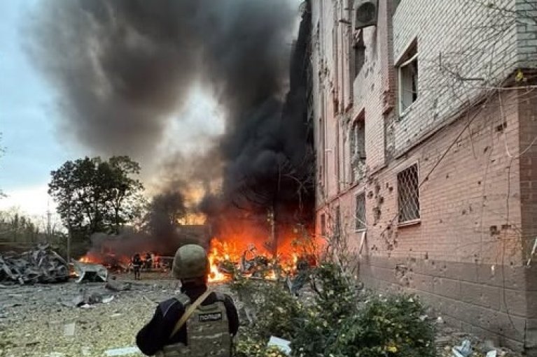 Оккупанты сбросили авиабомбы на Славянск. Среди раненых – двое детей