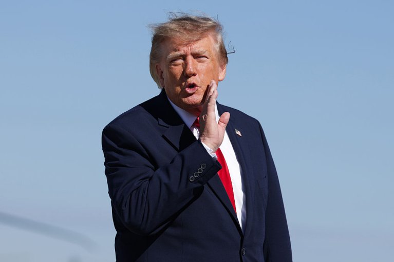 Сто грехов Трампа. За что может сесть президент США