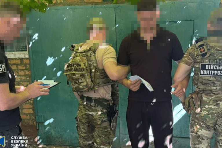 Правоохранители подозревают нацгвардейца в пытках украинских военных в плену