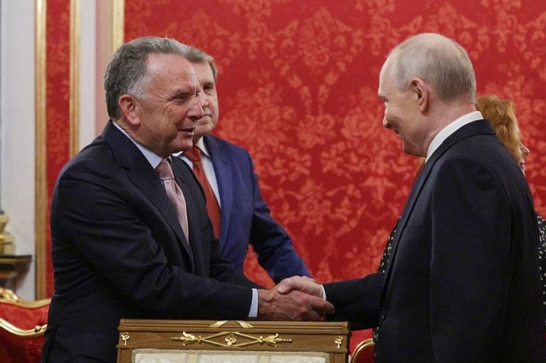 США и Россия обсуждают многомиллиардную нефтяную сделку, — NYT