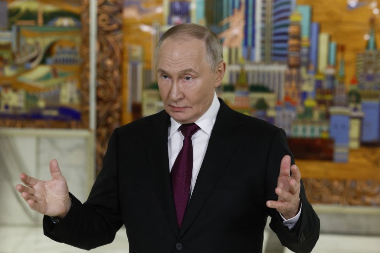 Путін пояснив, навіщо вгатив "Орєшніком" по гаражах, і не виключив удару по містах