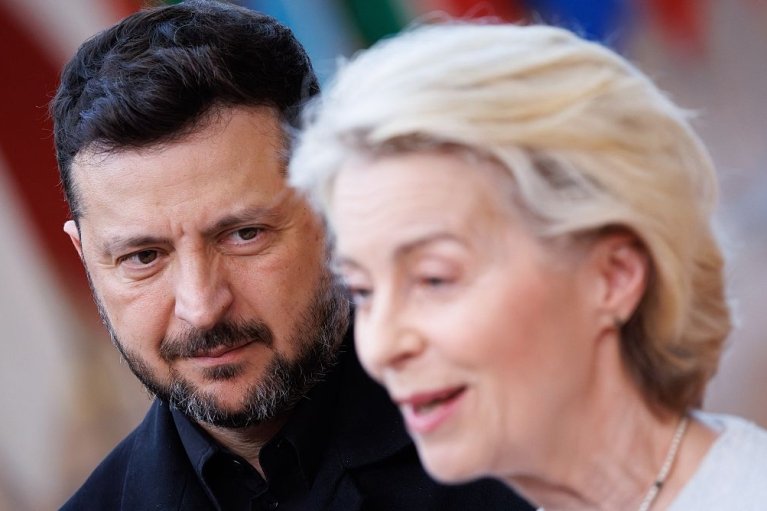 В ЕС бьют тревогу из-за $27 млрд дефицита в бюджете Украины и ждут объяснений, — СМИ