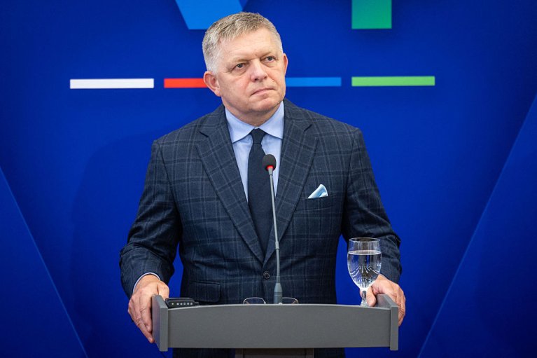 Фицо не исключил досрочных выборов в Словакии через несколько месяцев