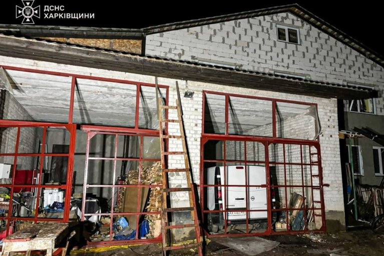 В пригороде Харькова из-за массированной атаки погибли два человека, 11 пострадали (ФОТО)