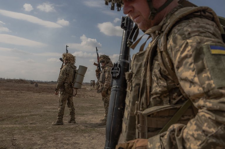 Сили оборони ліквідували 1400 російських окупантів та 4 танки за добу, — Генштаб