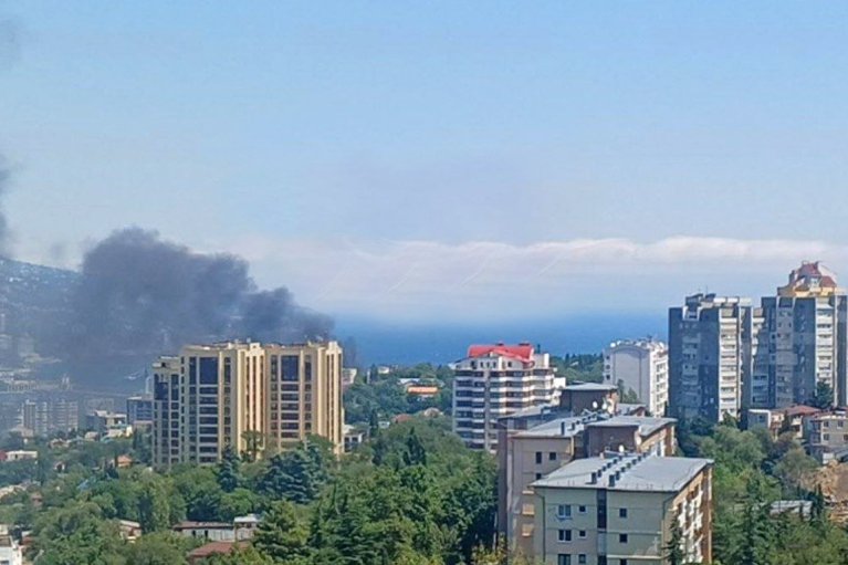 Целью украинских морских дронов в Ялте были российские генералы на банкете, — СМИ