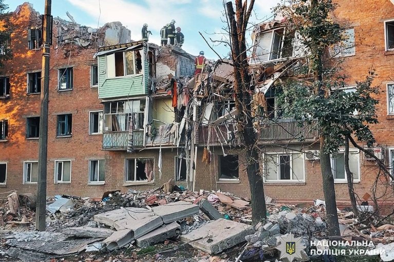 Попадание ракеты Х-101 в Прилуках: количество погибших увеличилось (ФОТО 18+)
