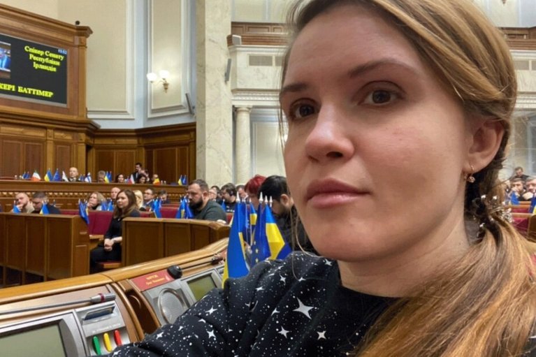 Безуглая вернулась во фракцию "слуг", — нардеп