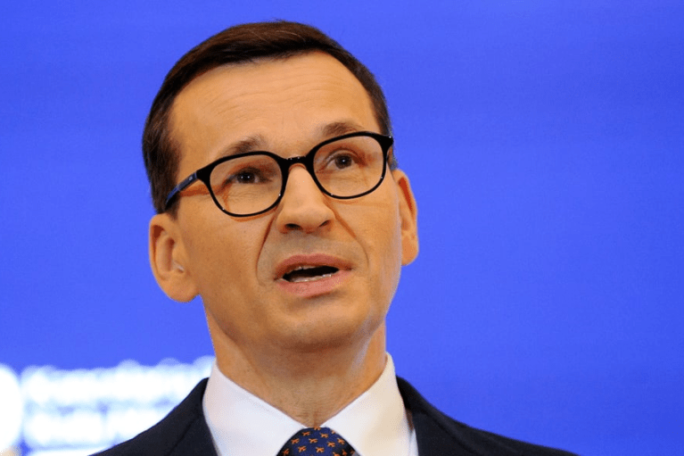 Экс-премьер Польши передал украинский орден Ярослава Мудрого музею жертв Волынской трагедии