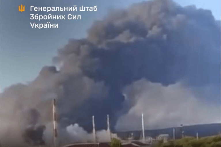 В Генштабе ВСУ подтвердили попадание в Саратовский НПЗ, аэродром "Энгельс" и нефтебазу в Калужской области