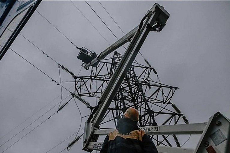 Кількість ударів по енергооб’єктах Києва з літа зросла в 4 рази, а уряд замість допомоги блокує кошти громад на підготовку до зими, — експерт