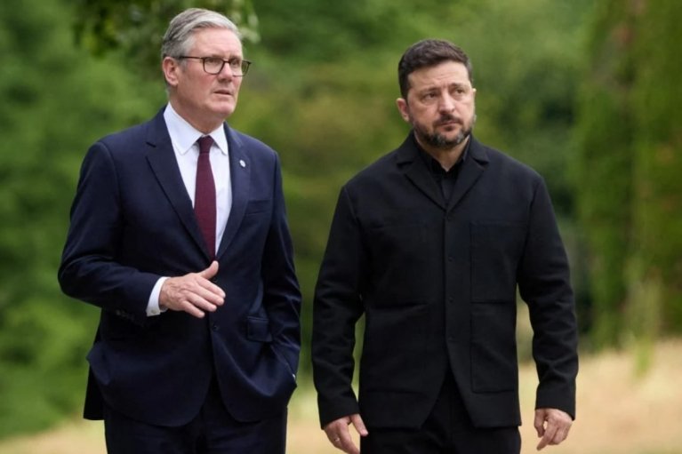 Стармер прибыл в Украину с последним визитом в роли премьера Британии