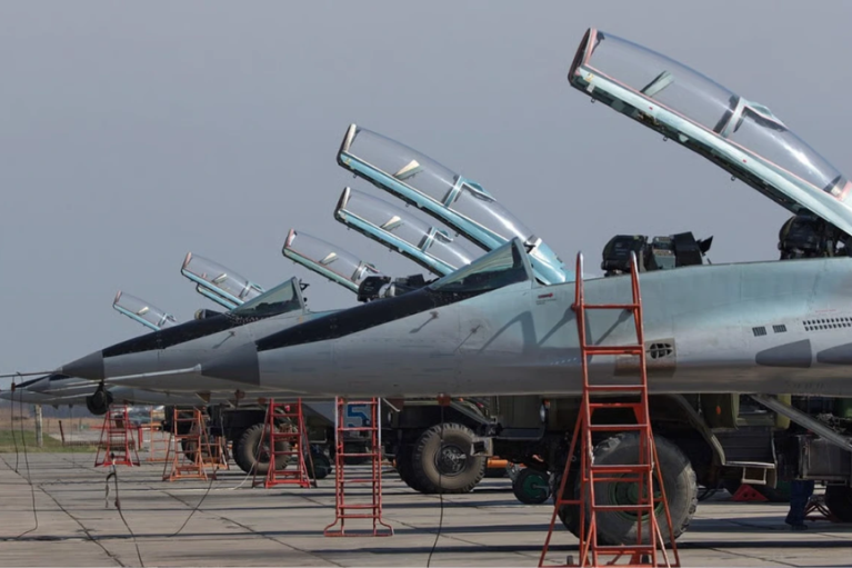 В Генштабе уточнили результат удара по военному аэродрому РФ в Краснодарском крае: РЛС "Ниобий" и 18 складов БпЛА