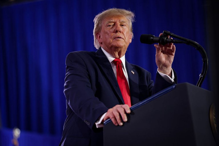 "Есть значительный прогресс": Трамп надеется вскоре встретиться с Зеленским и Путиным (ВИДЕО)