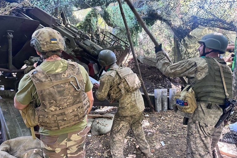 Сили оборони ліквідували 1560 російських окупантів та 3 танки за добу, — Генштаб