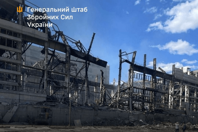 У Генштабі ЗСУ відзвітували про успішні операції: окрім ПНЗ поцілили в залізничний міст та склад боєприпасів ворога