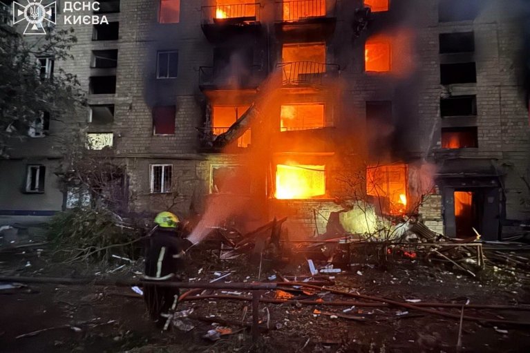 Ночью россияне атаковали Киев: 10 человек погибли, десятки пострадавших