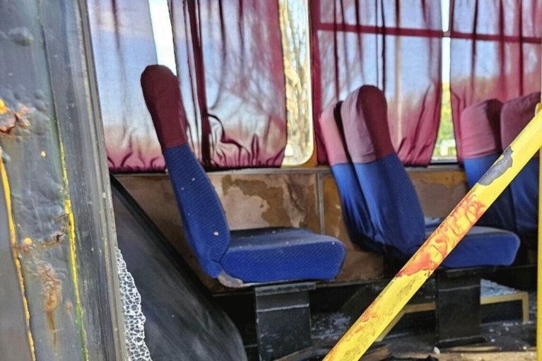 Росіяни вдарили по маршрутці у Херсоні. Є поранені