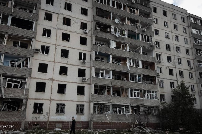 Утром враг сбросил на Сумы 5 КАБов