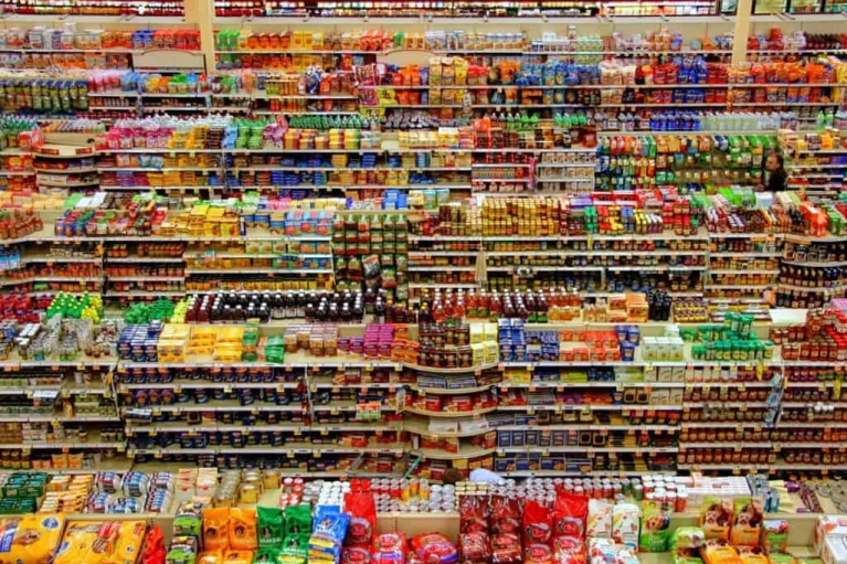 Безосновательная паника: дефицита продуктов в Украине нет