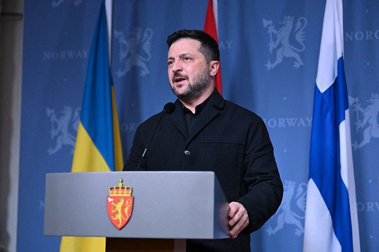 Зеленский рассказал, от кого зависит проведение трехсторонней встречи в ОАЭ