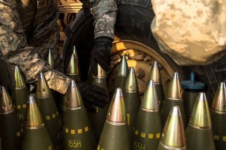 Дания передаст Украине 15 тысяч дальнобойных артснарядов