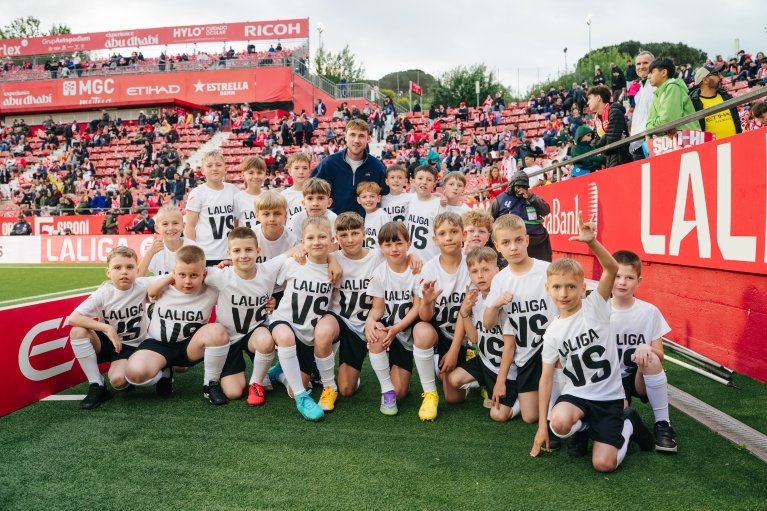 Українські діти, стадіони Ла Ліги та соціальна місія. Як Betking Foundation реалізує "Королівську подорож" під час війни