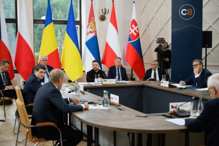 Зеленський підбив підсумки Карпатського саміту: представлено інвестиційних проєктів на €40 млрд