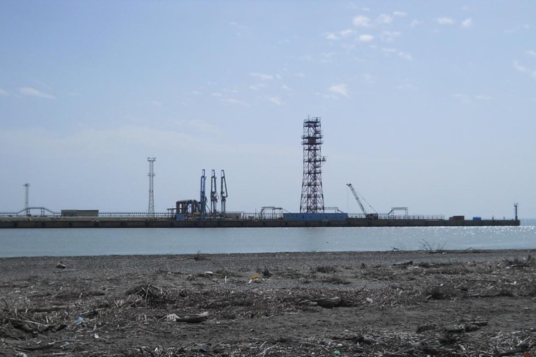 Единственный НПЗ Грузии отверг российскую нефть, побоявшись санкций ЕС