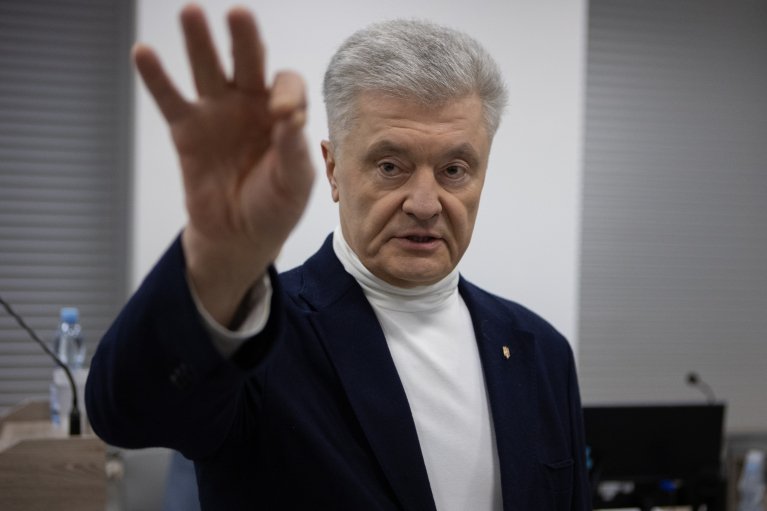 Порошенко проcтягнув руку. Коли Зеленський сам ініціює коаліцію національної єдності