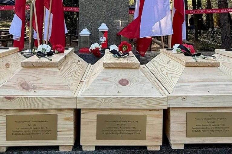 На Волині поховали останки 55 поляків, виявлених під час ексгумацій