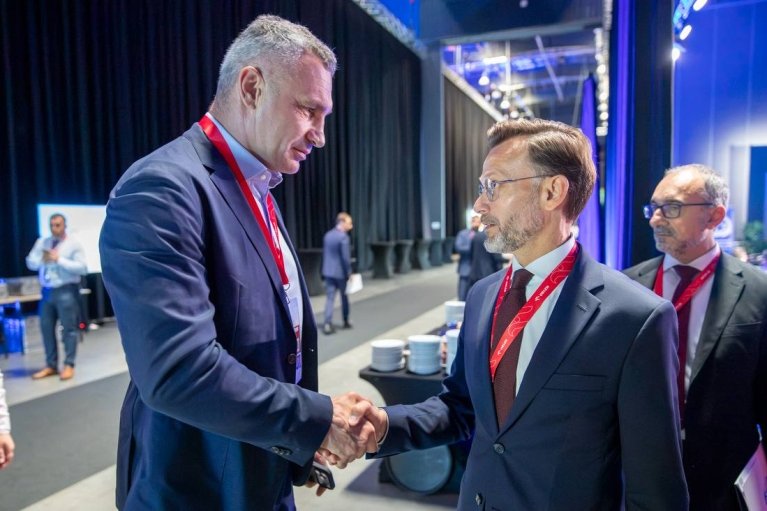 "Не лише відновити зруйновані будівлі, а провести справжні реформи", — Кличко на URC-2026 у Гданську про майбутнє України