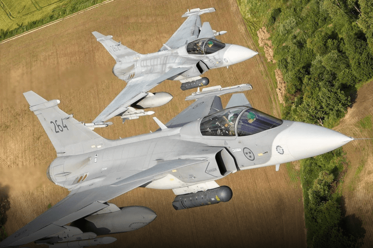 Польское небо в рамках миссии НАТО будут патрулировать шведские Gripen