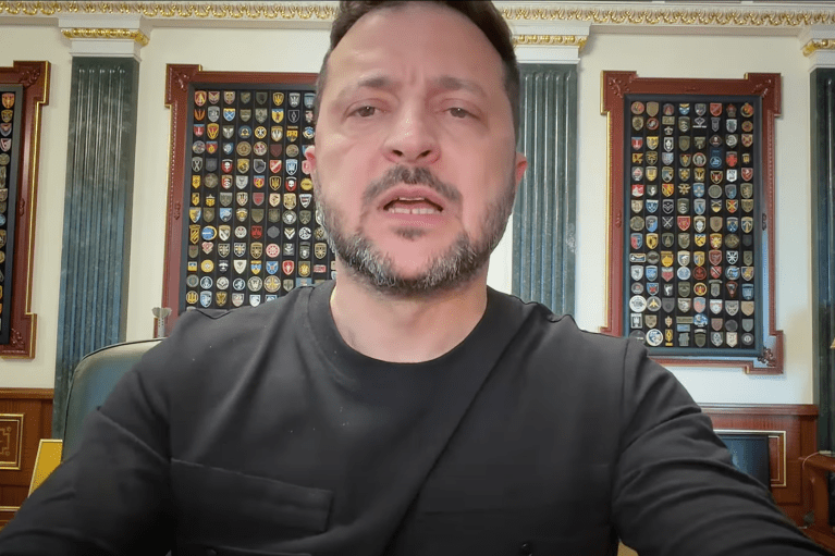 Заступників керівників СБУ та ГУР звільнять через конфлікт між структурами, — Зеленський