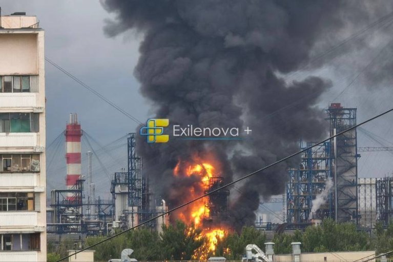Москву масовано атакують дрони: під ударом найбільший НПЗ російської столиці (ФОТО, ВІДЕО)