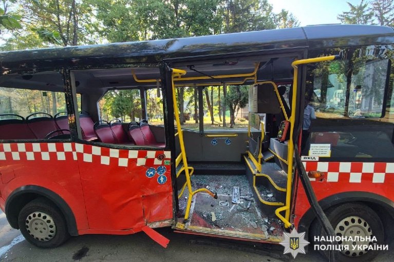 В Харькове произошло ДТП с городским автобусом и двумя авто: есть травмированые