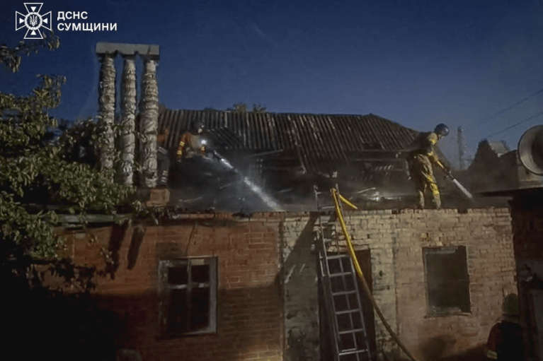 Россияне ударили КАБами по Сумщине: попали по жилой застройке, промышленным и складским объектам