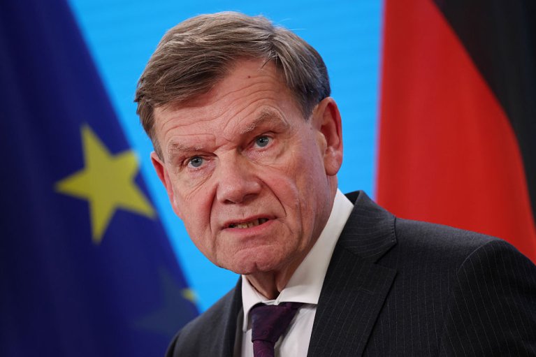 Лаврова заявив про "початок справжньої війни" з Німеччиною: Берлін відповів