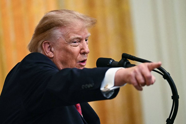 Трамп отдал приказ уничтожить комаров в Вашингтоне