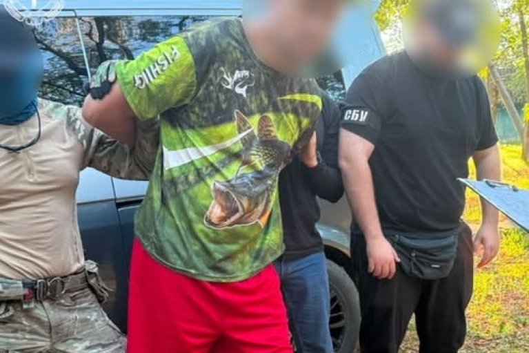 В Черновцах задержали блоггера, пытавшегося в прямом эфире слить координаты режимного объекта